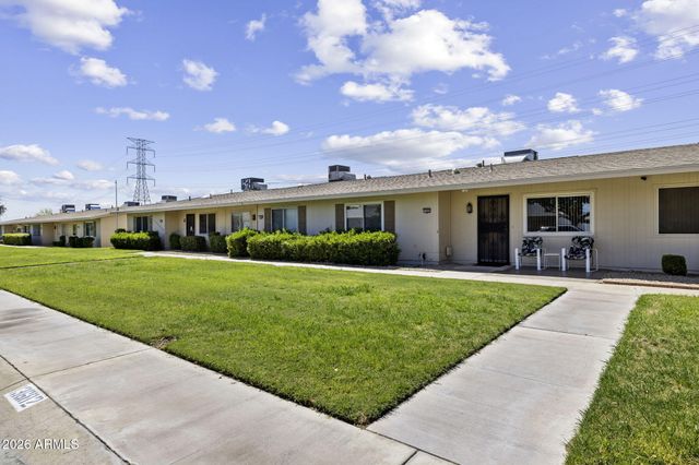 13682 N Garden Court Drive, Sun City, AZ 85351