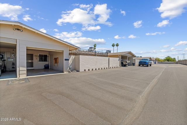 13682 N Garden Court Drive, Sun City, AZ 85351