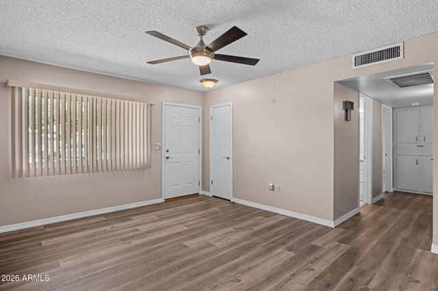 13682 N Garden Court Drive, Sun City, AZ 85351