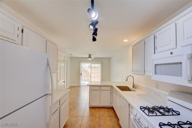 10138 Rocky Tree Street, Las Vegas, NV 89183