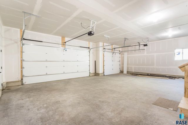 512 Shirley St Street, Harrisburg, SD 57032