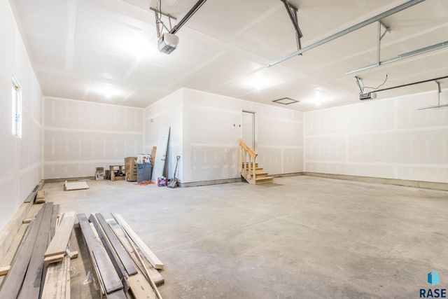 512 Shirley St Street, Harrisburg, SD 57032