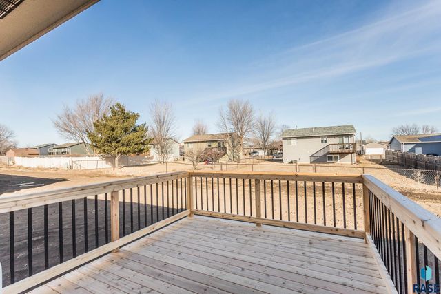 512 Shirley St Street, Harrisburg, SD 57032