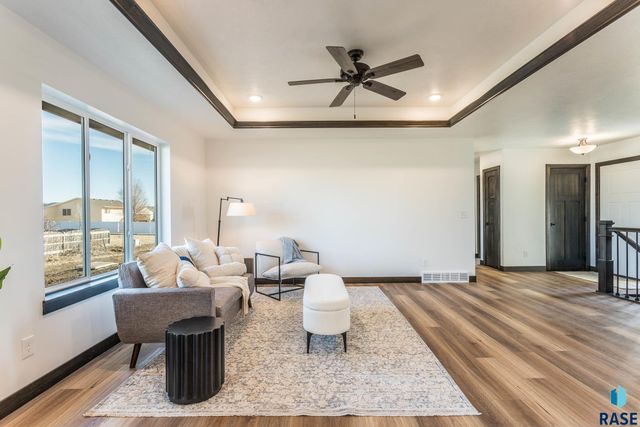 512 Shirley St Street, Harrisburg, SD 57032