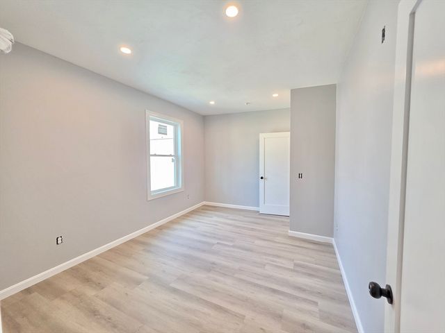 1965-1967 Smith St 2R, North Providence, RI 02911