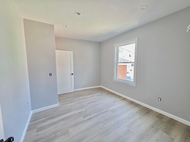 1965-1967 Smith St 2R, North Providence, RI 02911