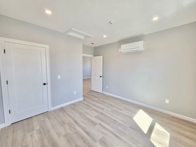 1965-1967 Smith St 2R, North Providence, RI 02911
