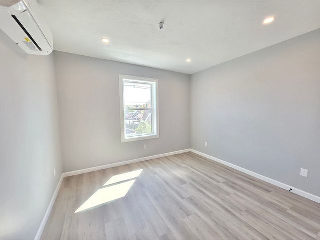 1965-1967 Smith St 2R, North Providence, RI 02911