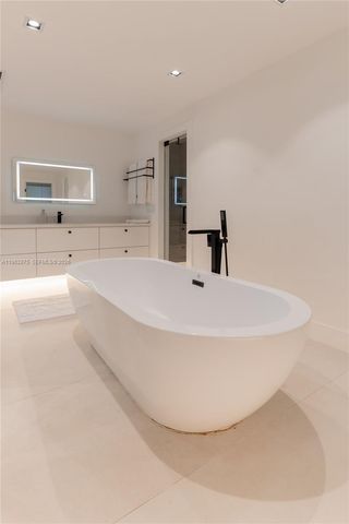 7300 SW 77th Ave, Miami, FL 33143