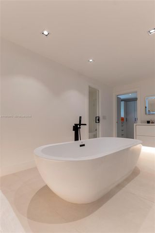 7300 SW 77th Ave, Miami, FL 33143