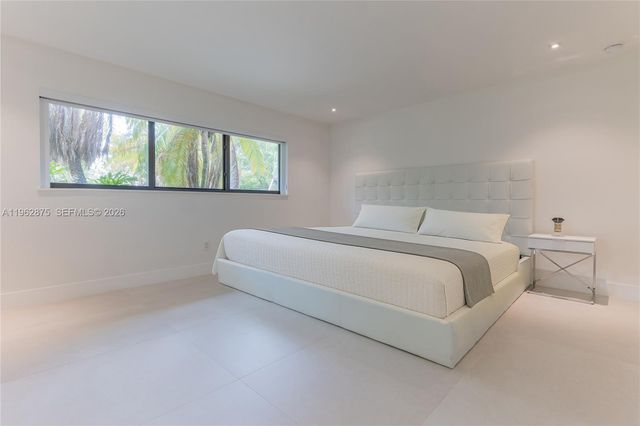 7300 SW 77th Ave, Miami, FL 33143