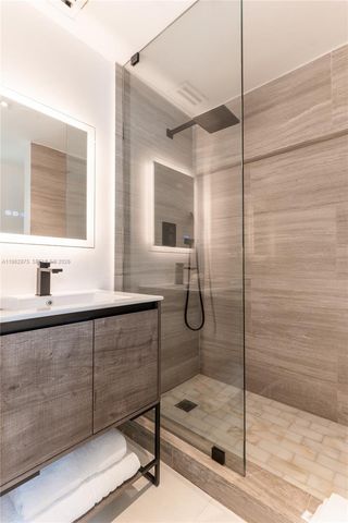 7300 SW 77th Ave, Miami, FL 33143