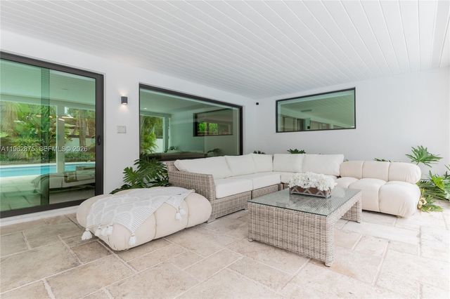 7300 SW 77th Ave, Miami, FL 33143