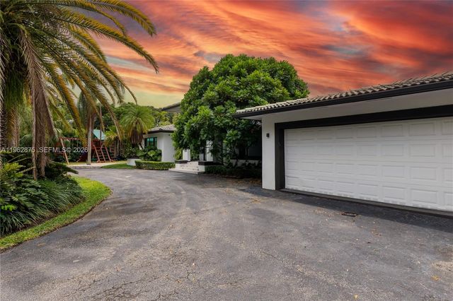 7300 SW 77th Ave, Miami, FL 33143