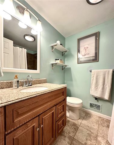 72 Heather Dale, Henrietta, NY 14467