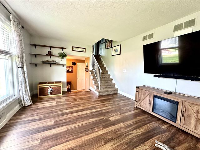 72 Heather Dale, Henrietta, NY 14467