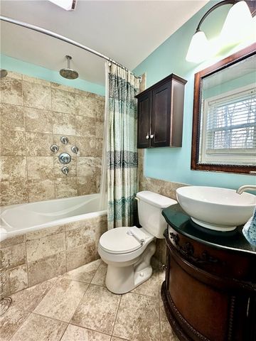 72 Heather Dale, Henrietta, NY 14467