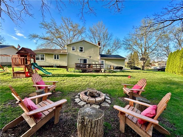 72 Heather Dale, Henrietta, NY 14467