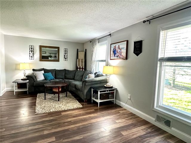 72 Heather Dale, Henrietta, NY 14467