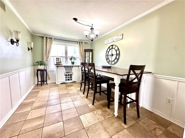 72 Heather Dale, Henrietta, NY 14467