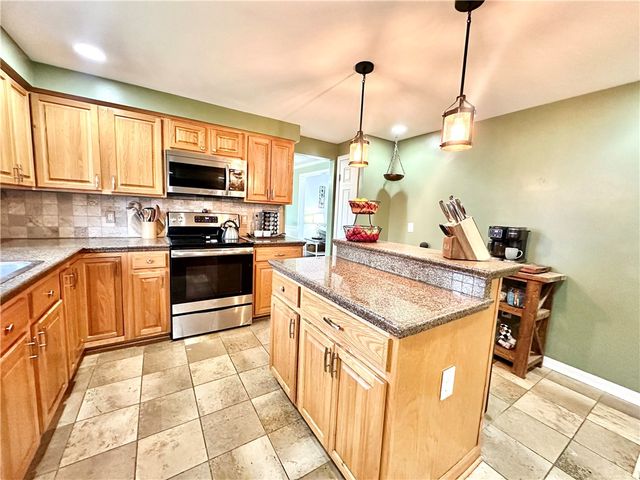 72 Heather Dale, Henrietta, NY 14467