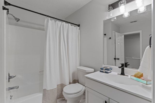 3 NW Deal Avenue, D, Fort Walton Beach, FL 32548