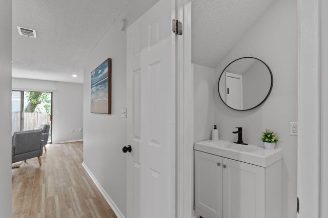 3 NW Deal Avenue, D, Fort Walton Beach, FL 32548