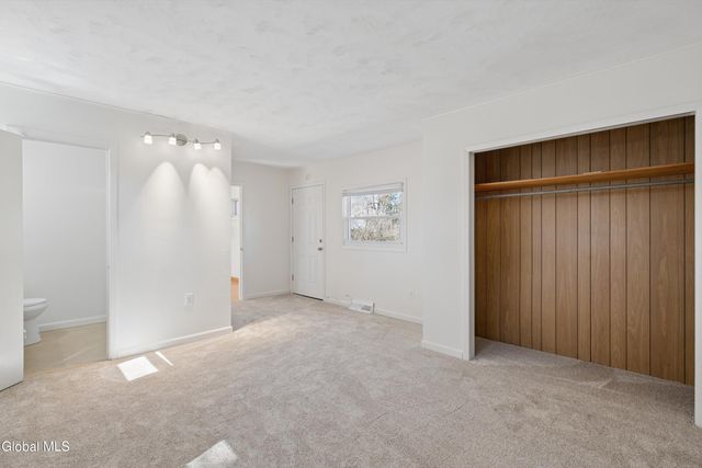 21 Foxhall Drive, Saratoga Springs, NY 12866