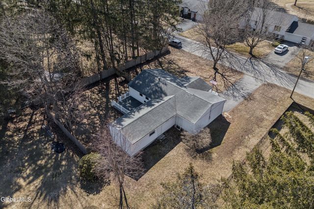 21 Foxhall Drive, Saratoga Springs, NY 12866