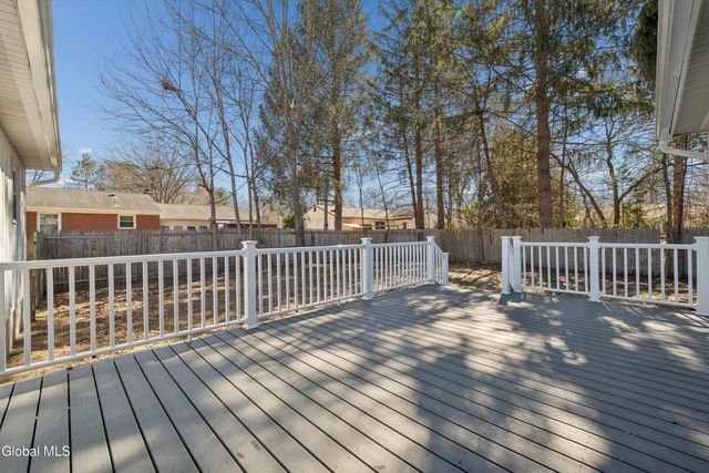 21 Foxhall Drive, Saratoga Springs, NY 12866