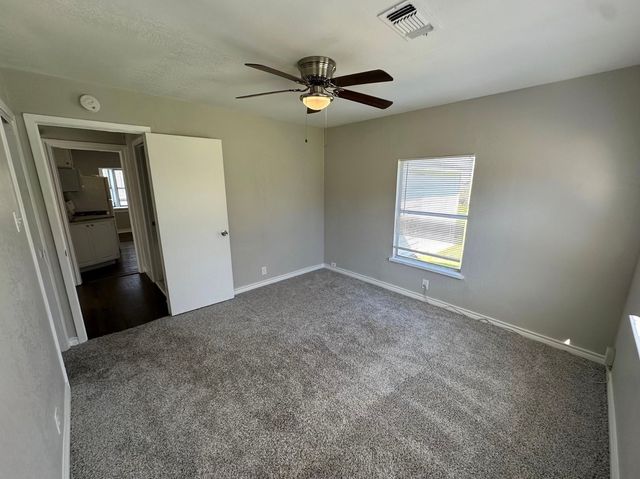 1210 Lindsey Street, Denton, TX 76205