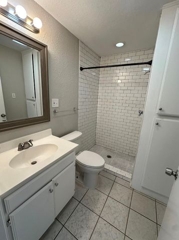 1210 Lindsey Street, Denton, TX 76205