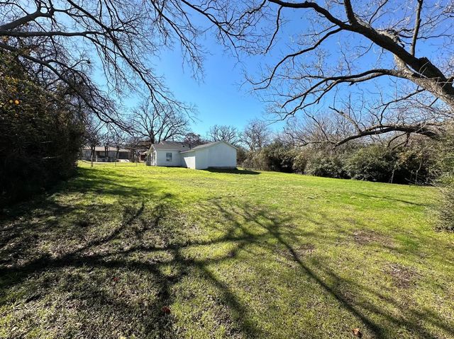 1210 Lindsey Street, Denton, TX 76205