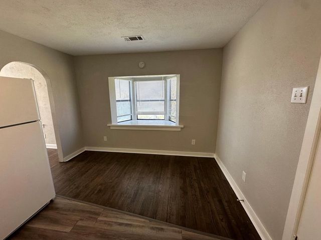 1210 Lindsey Street, Denton, TX 76205