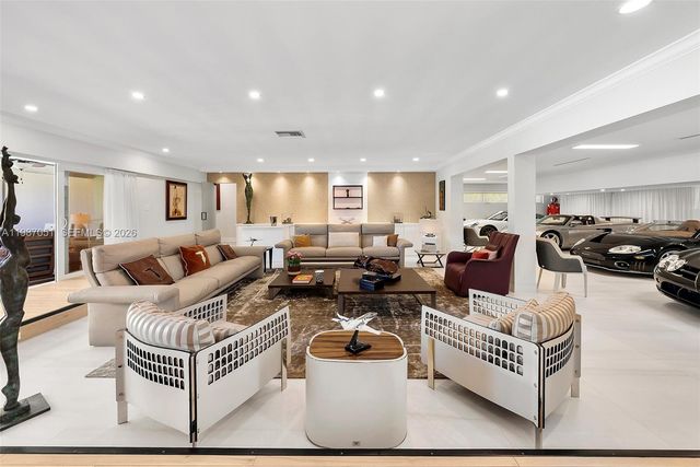 424 Alamanda Drive, Hallandale Beach, FL 33009