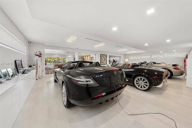 424 Alamanda Drive, Hallandale Beach, FL 33009