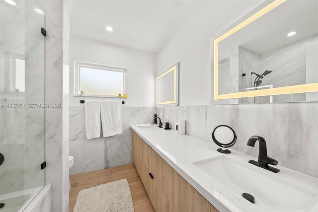424 Alamanda Drive, Hallandale Beach, FL 33009