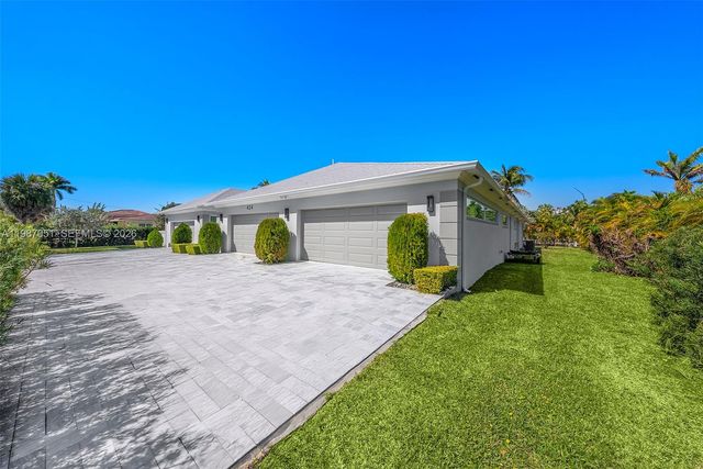 424 Alamanda Drive, Hallandale Beach, FL 33009