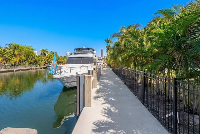 424 Alamanda Drive, Hallandale Beach, FL 33009
