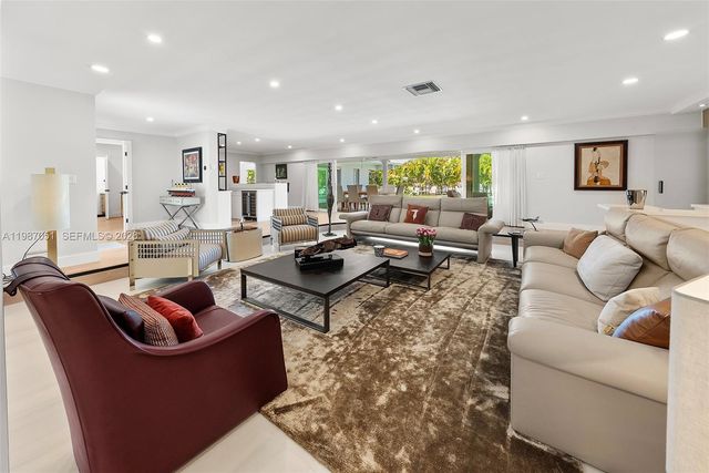 424 Alamanda Drive, Hallandale Beach, FL 33009