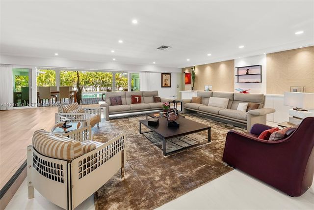 424 Alamanda Drive, Hallandale Beach, FL 33009