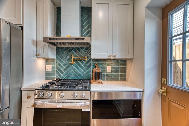 1304 S HICKS ST, Philadelphia, PA 19146