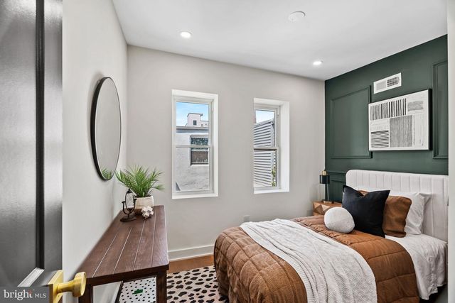 1304 S HICKS ST, Philadelphia, PA 19146