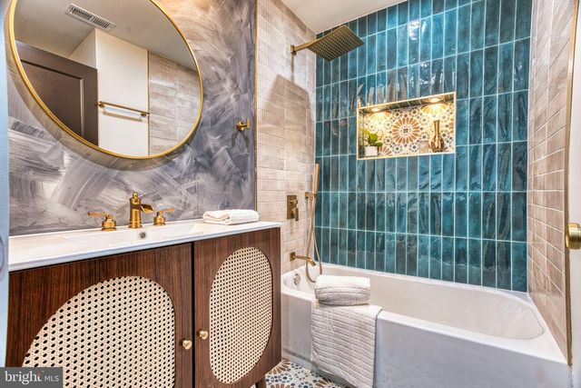 1304 S HICKS ST, Philadelphia, PA 19146