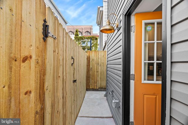 1304 S HICKS ST, Philadelphia, PA 19146