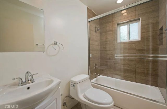 12516 San Fernando 2, Sylmar, CA 91342