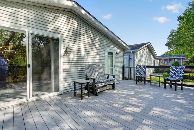 22533 S Woodside Drive, Channahon, IL 60410