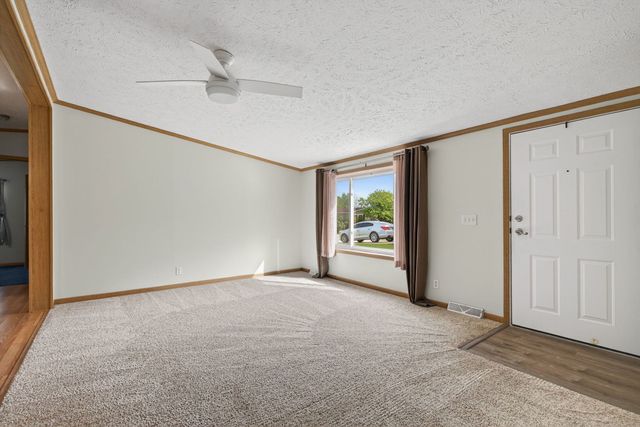 22533 S Woodside Drive, Channahon, IL 60410