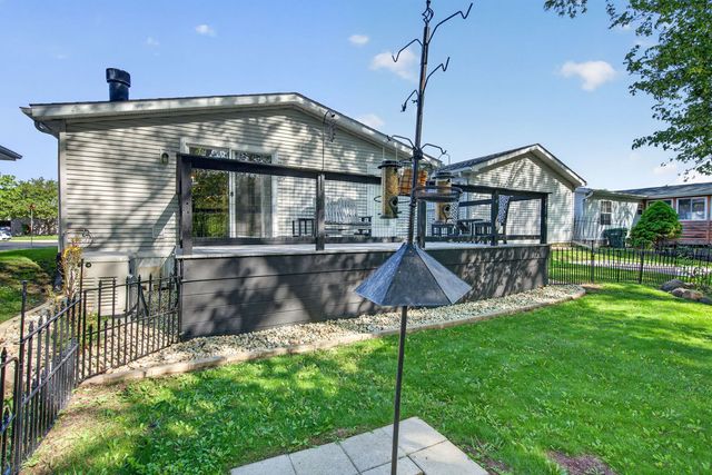 22533 S Woodside Drive, Channahon, IL 60410