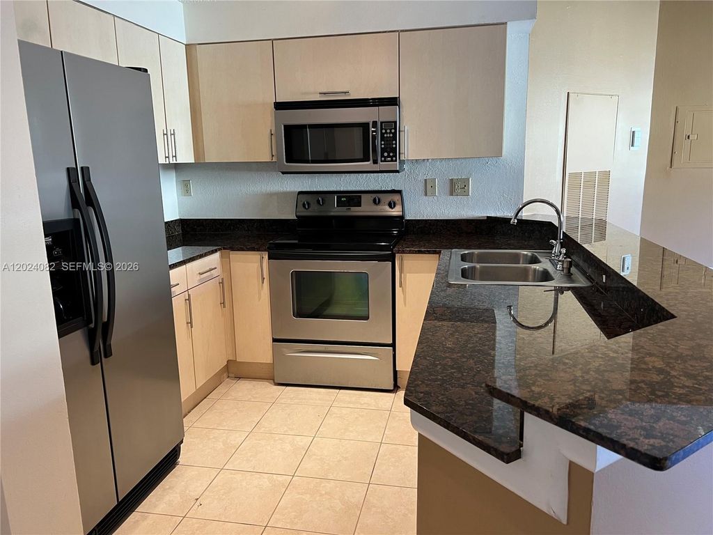 2445 SW 18th Ter 920, Fort Lauderdale, FL 33315